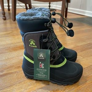 Kamik Size 1 Gray and Green Waterproof Snowboots New